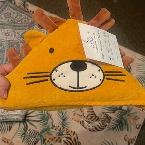 Kiss Kids Hooded Lion Pillow - Yellow